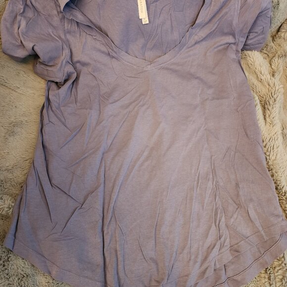 Mauve Deep V Neck Aritzia Tee Shirt, Cotton/Poly Mix, slight stretch. SIze L - Picture 2 of 4